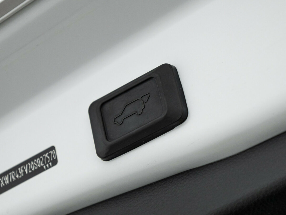 Toyota RAV4 2021 года с пробегом. Фото: #20