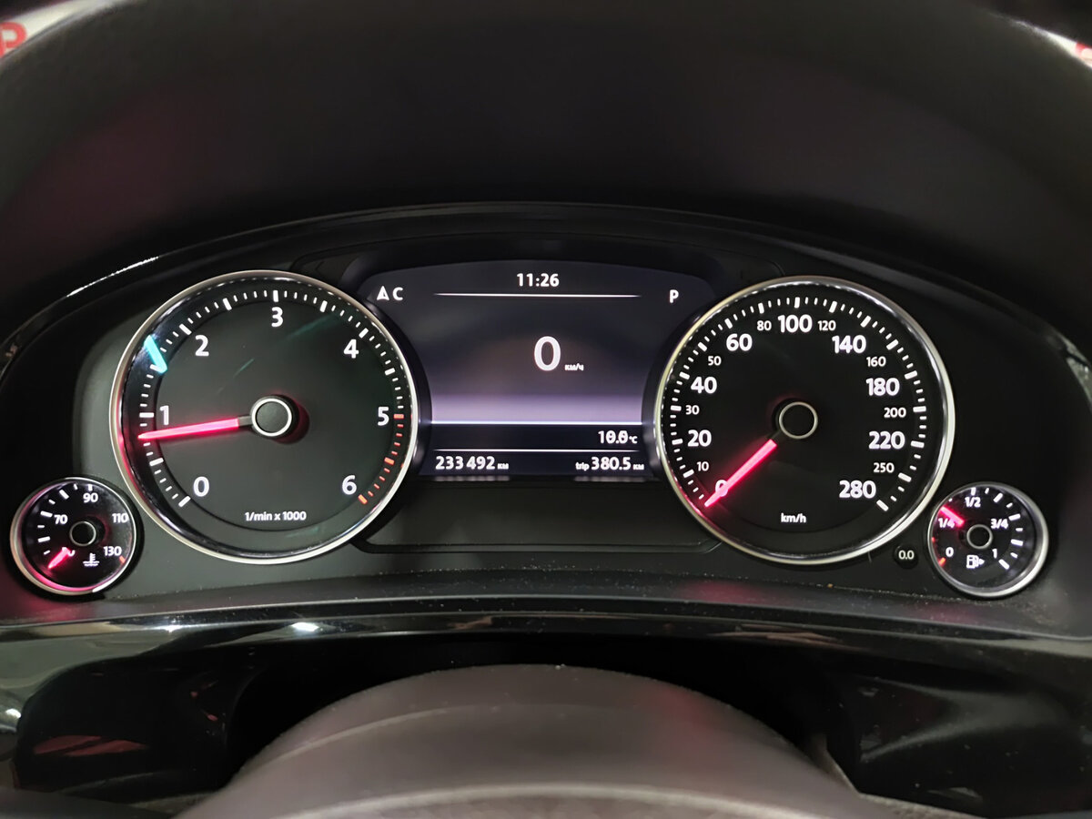 Volkswagen Touareg 2011 года с пробегом. Фото: #12