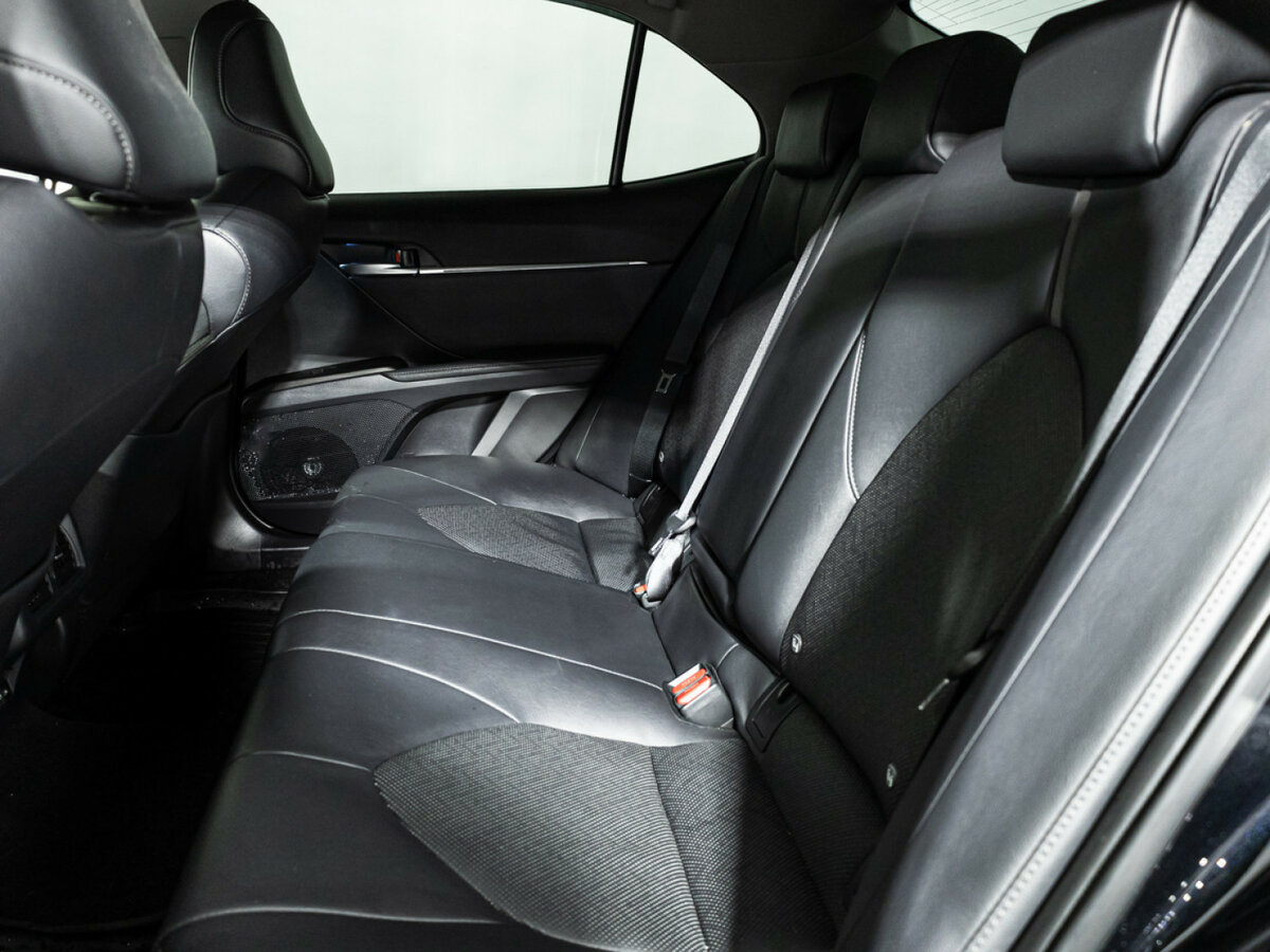 Toyota Camry 2023 года с пробегом. Фото: #7