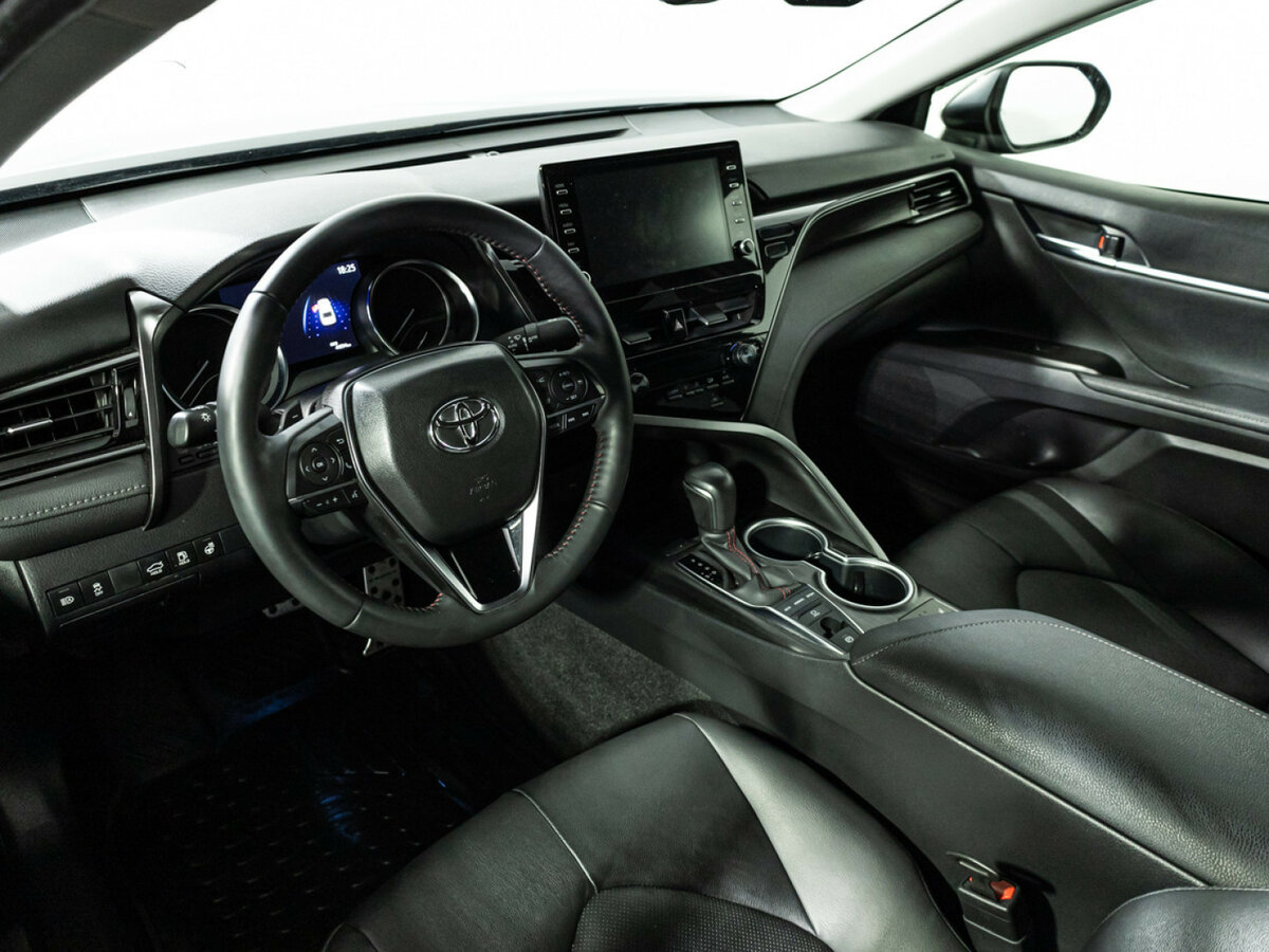 Toyota Camry 2023 года с пробегом. Фото: #8