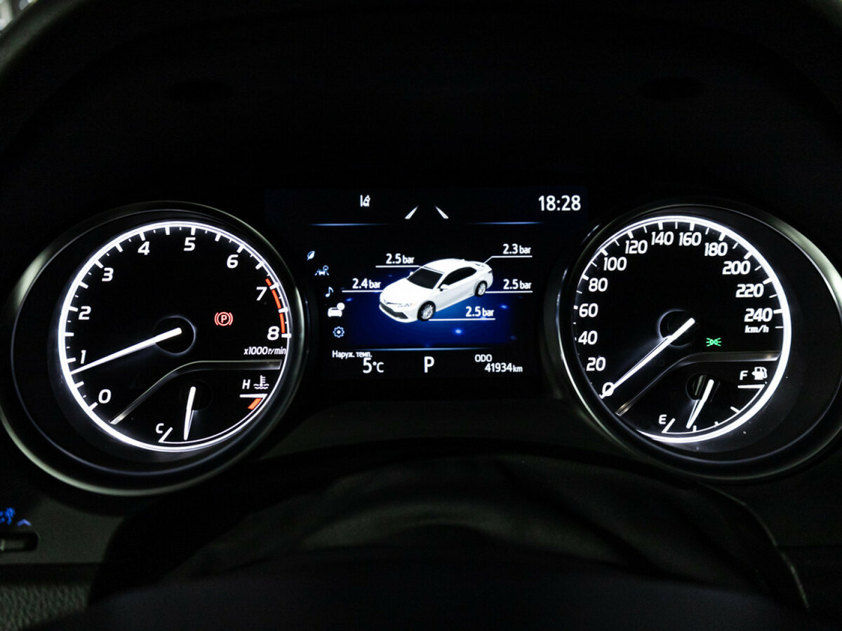 Toyota Camry 2023 года с пробегом. Фото: #9