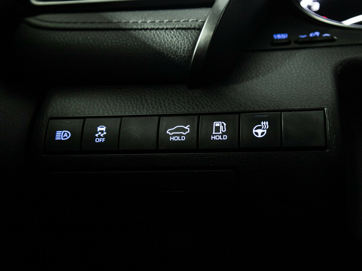 Toyota Camry 2023 года с пробегом. Фото: #18