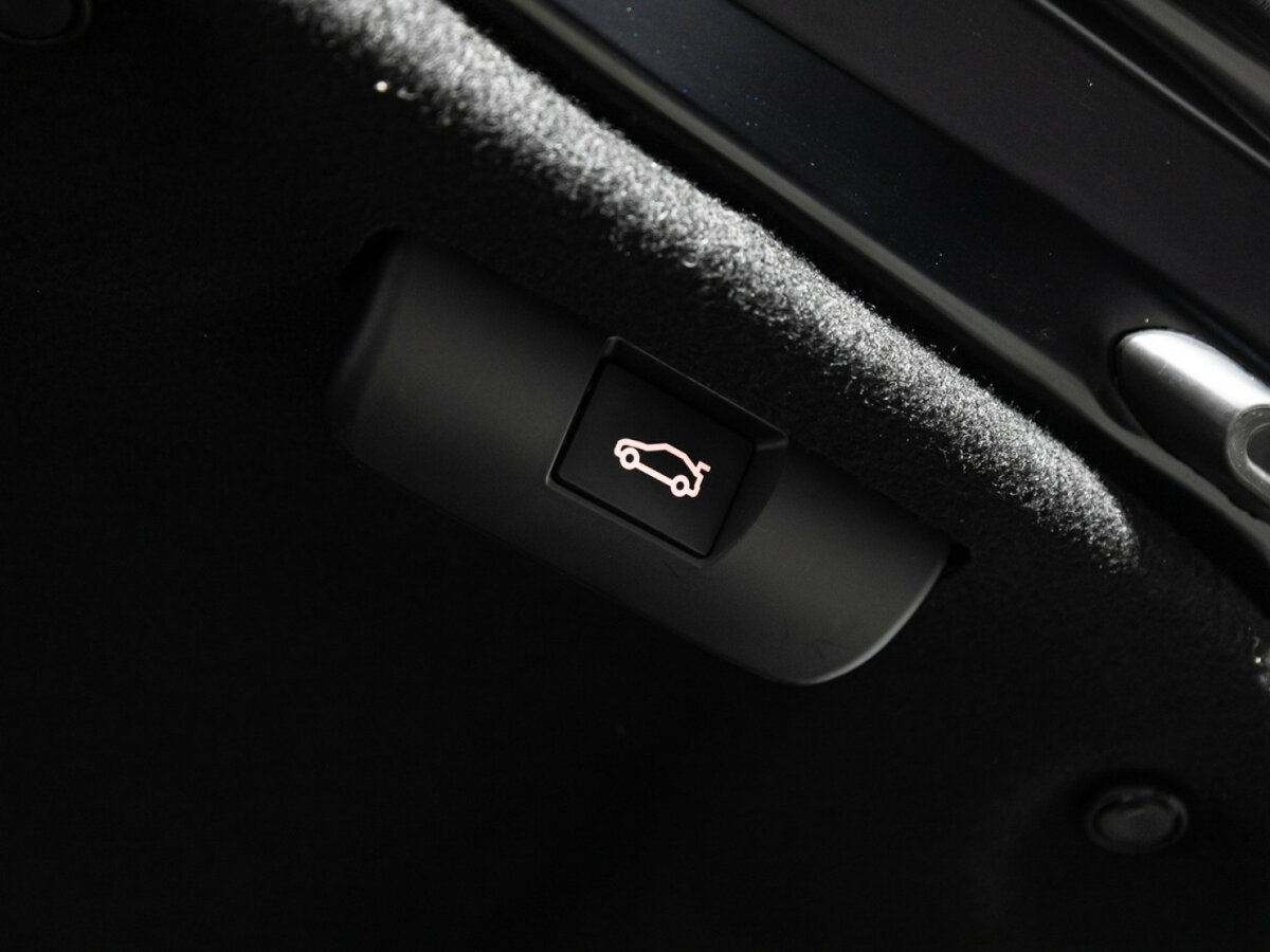 Toyota Camry 2023 года с пробегом. Фото: #20