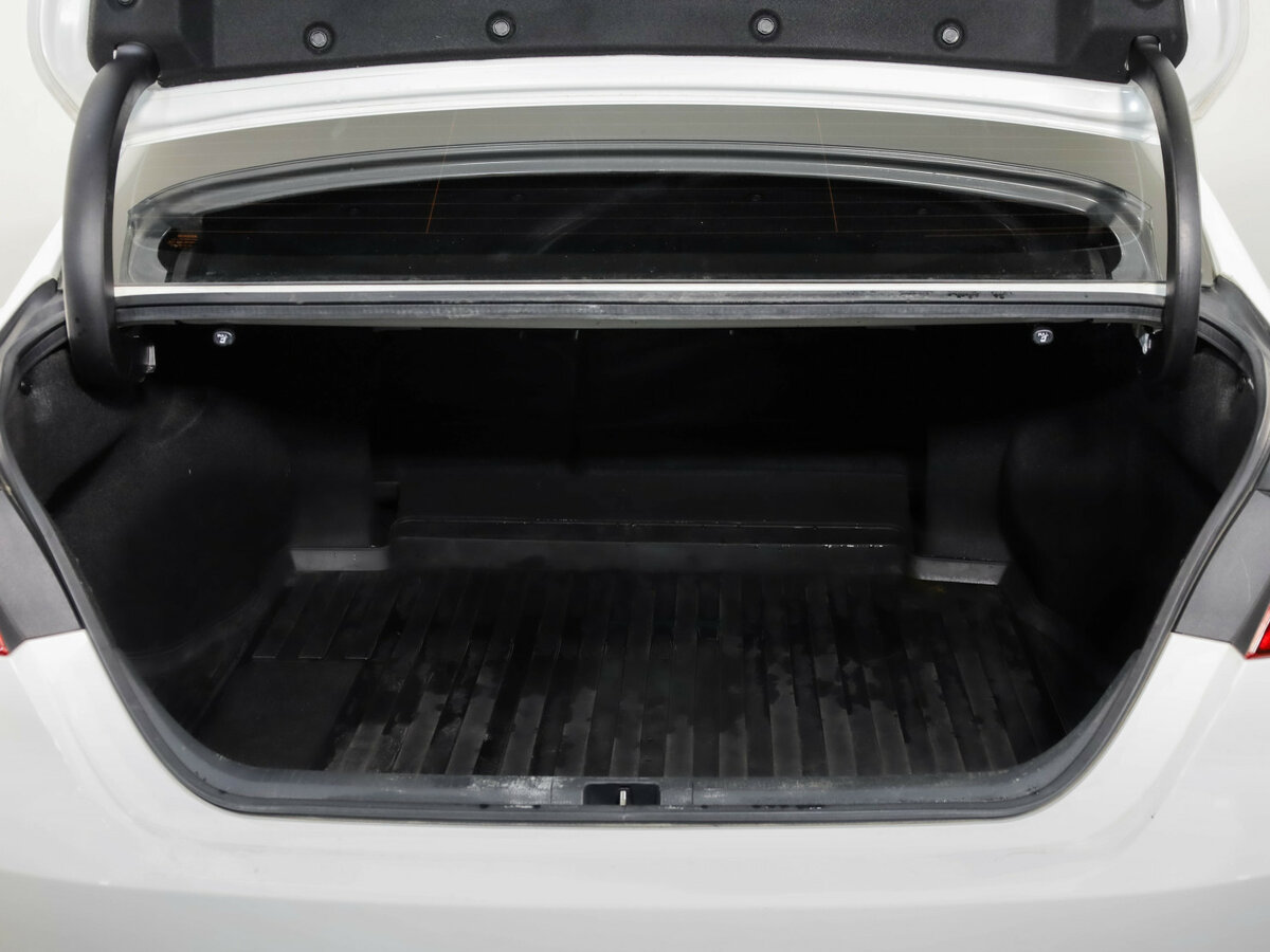 Toyota Camry 2021 года с пробегом. Фото: #2