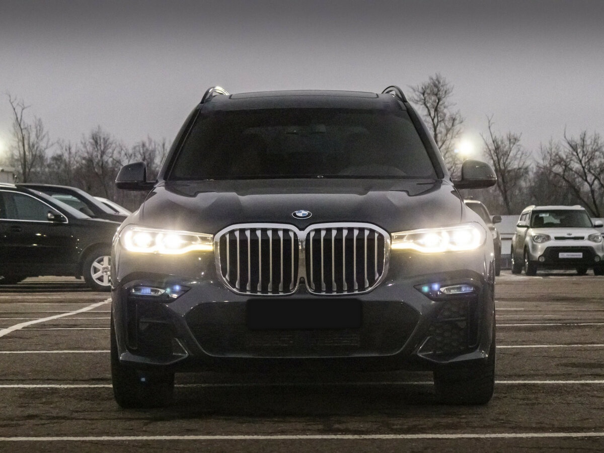 BMW X7 2020 года с пробегом. Фото: #1