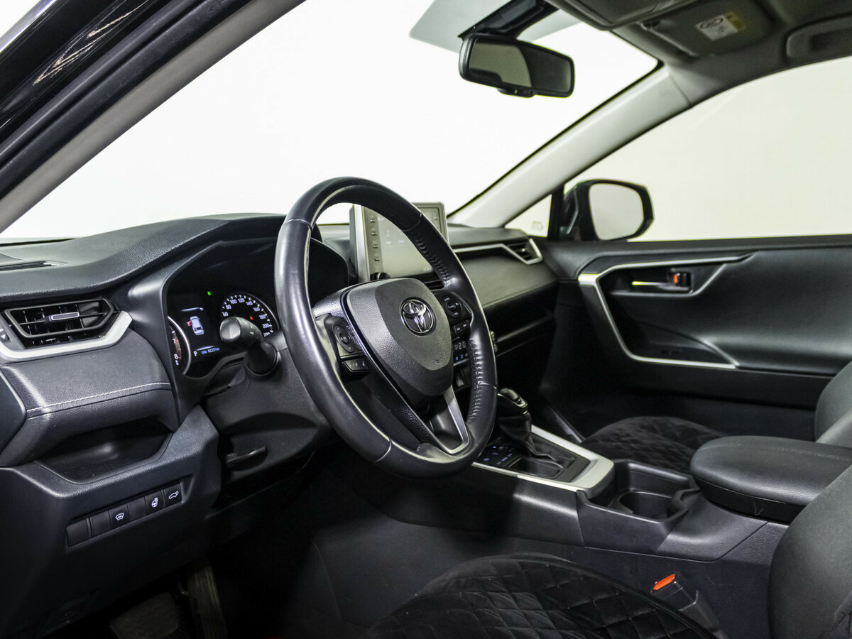 Toyota RAV4 2020 года с пробегом. Фото: #8