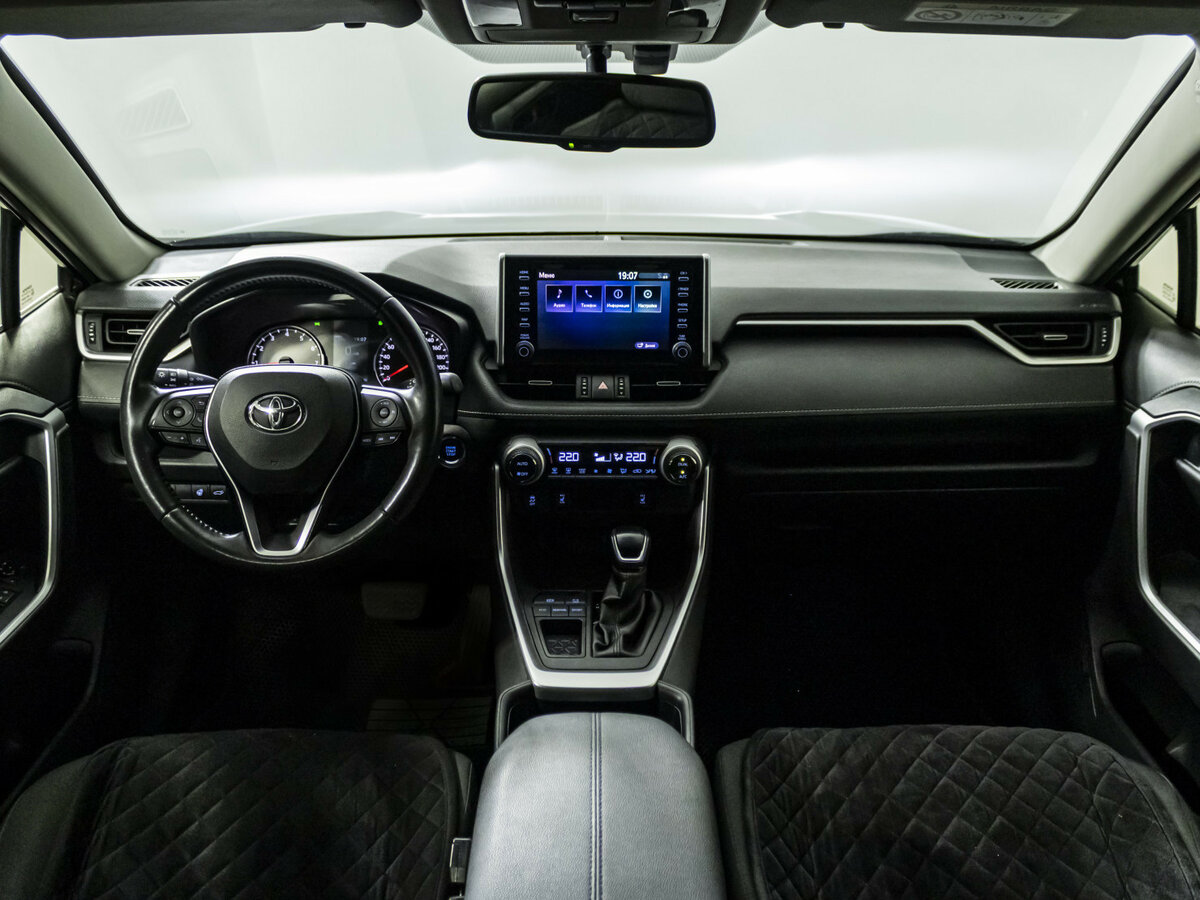 Toyota RAV4 2020 года с пробегом. Фото: #11