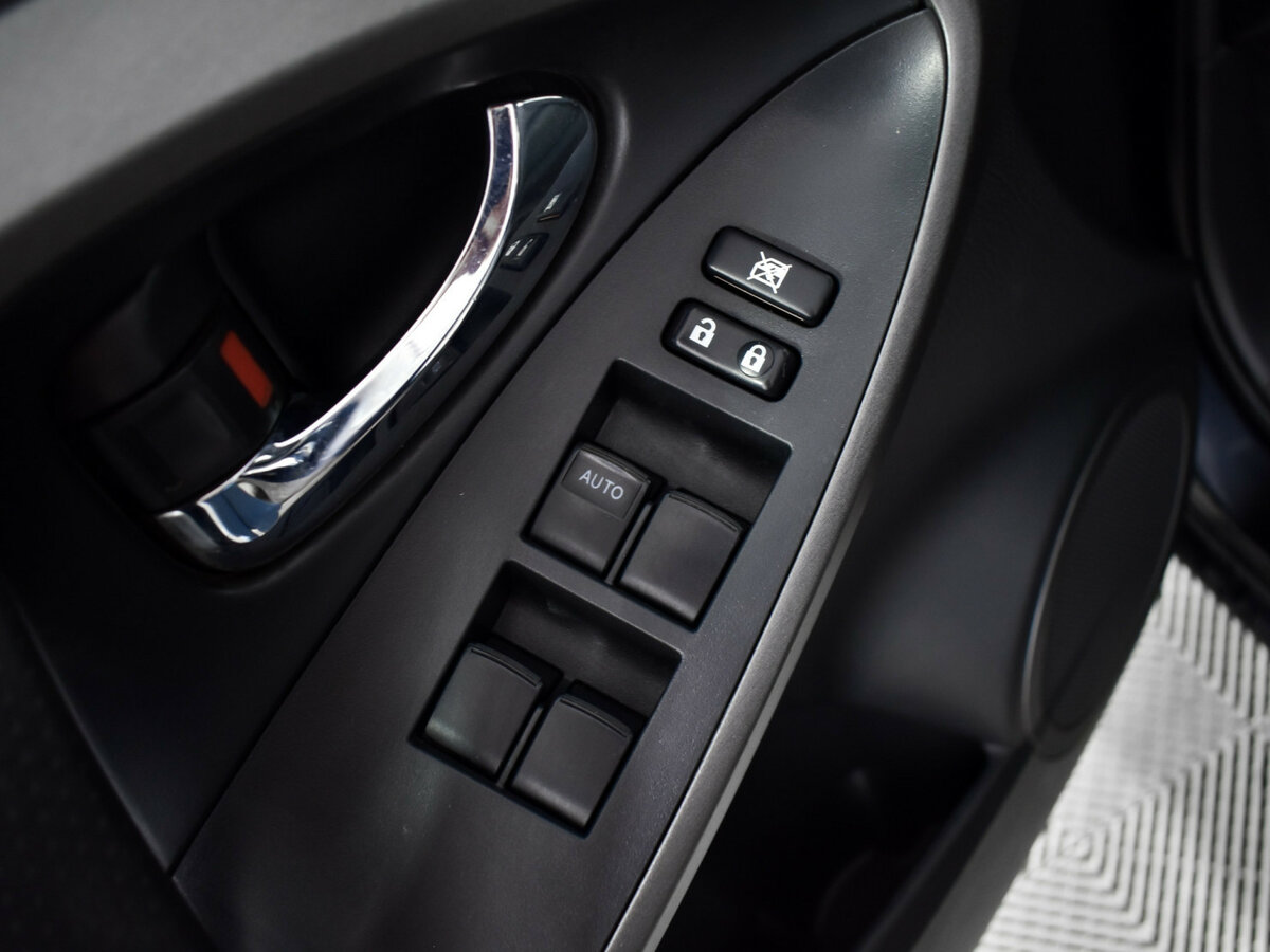 Toyota RAV4 2011 года с пробегом. Фото: #14