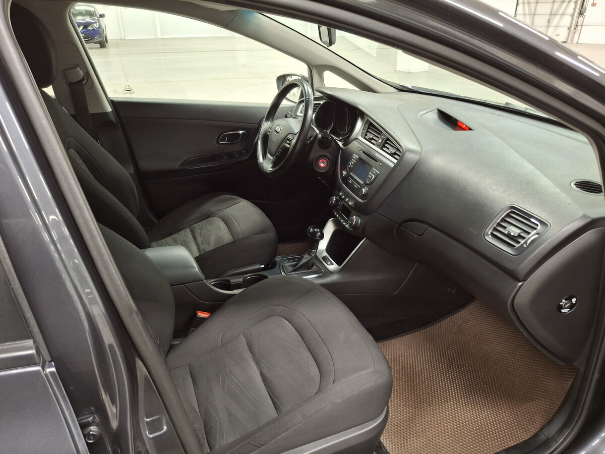 Б/У Киа Сид 2018 года. Фото: #10