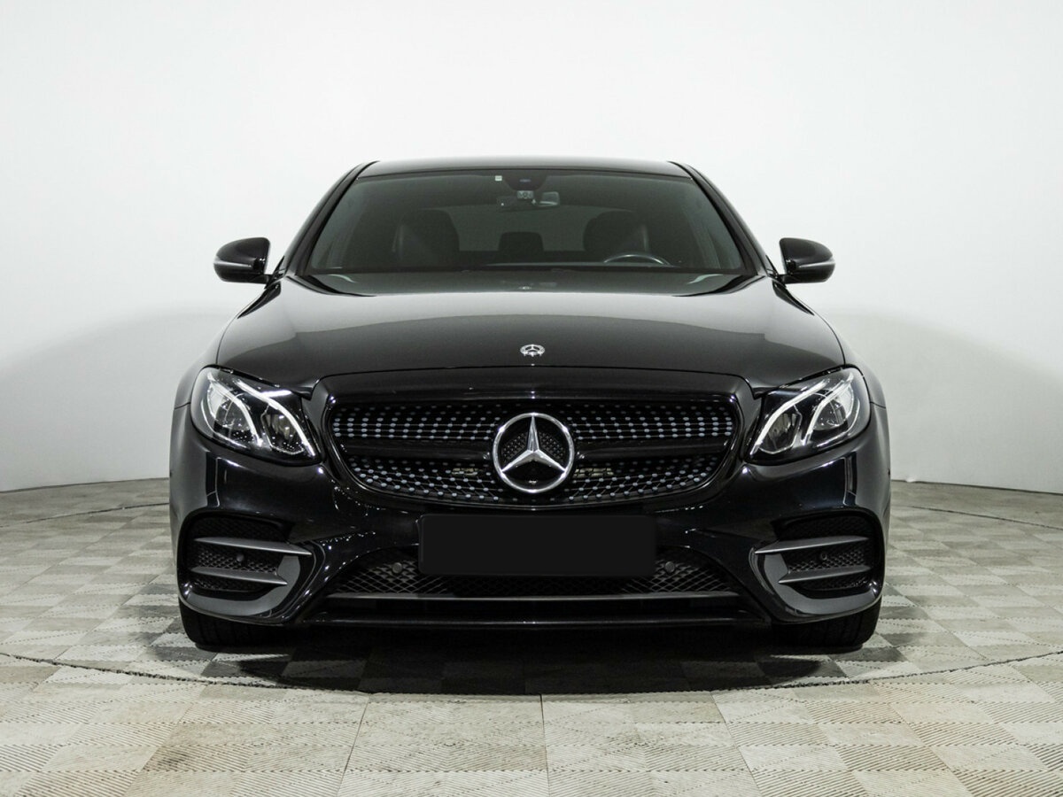 Mercedes-Benz E-Класс 2019 года с пробегом. Фото: #1