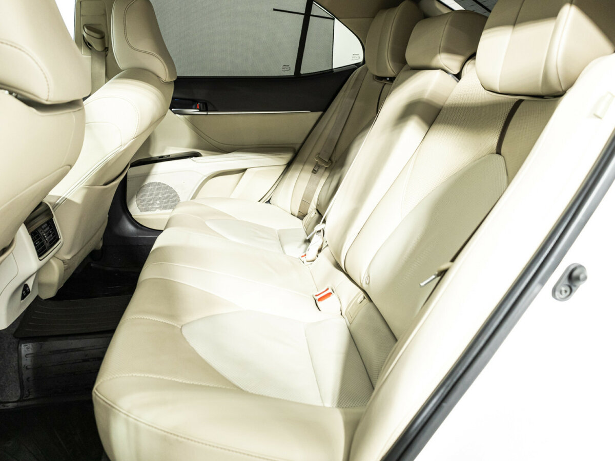 Toyota Camry 2020 года с пробегом. Фото: #7