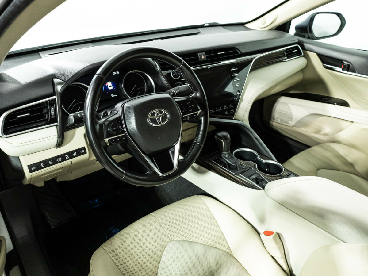 Toyota Camry 2020 года с пробегом. Фото: #8