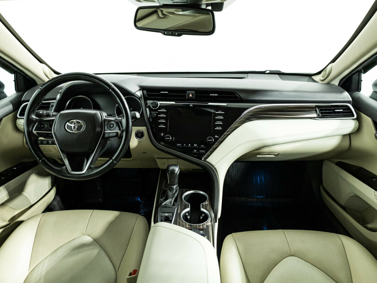 Toyota Camry 2020 года с пробегом. Фото: #10
