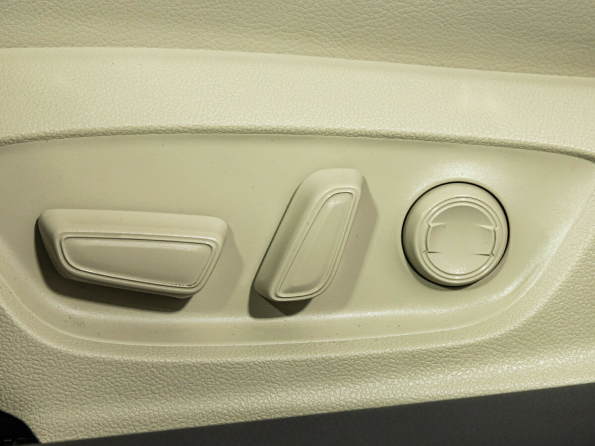 Toyota Camry 2020 года с пробегом. Фото: #12