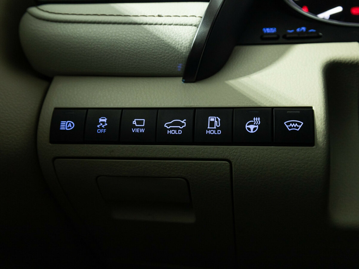 Toyota Camry 2020 года с пробегом. Фото: #19