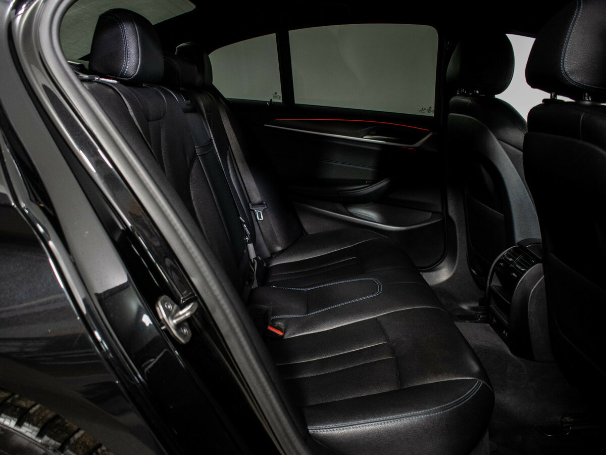 BMW 5 серии 2021 года с пробегом. Фото: #8