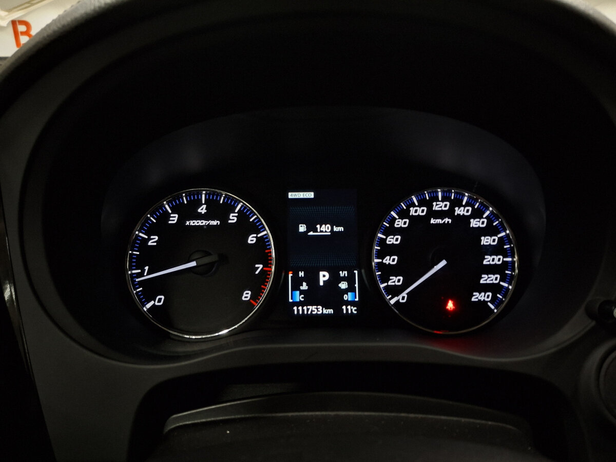 Б/У Митсубиши Оутлэндер 2015 года. Фото: #11