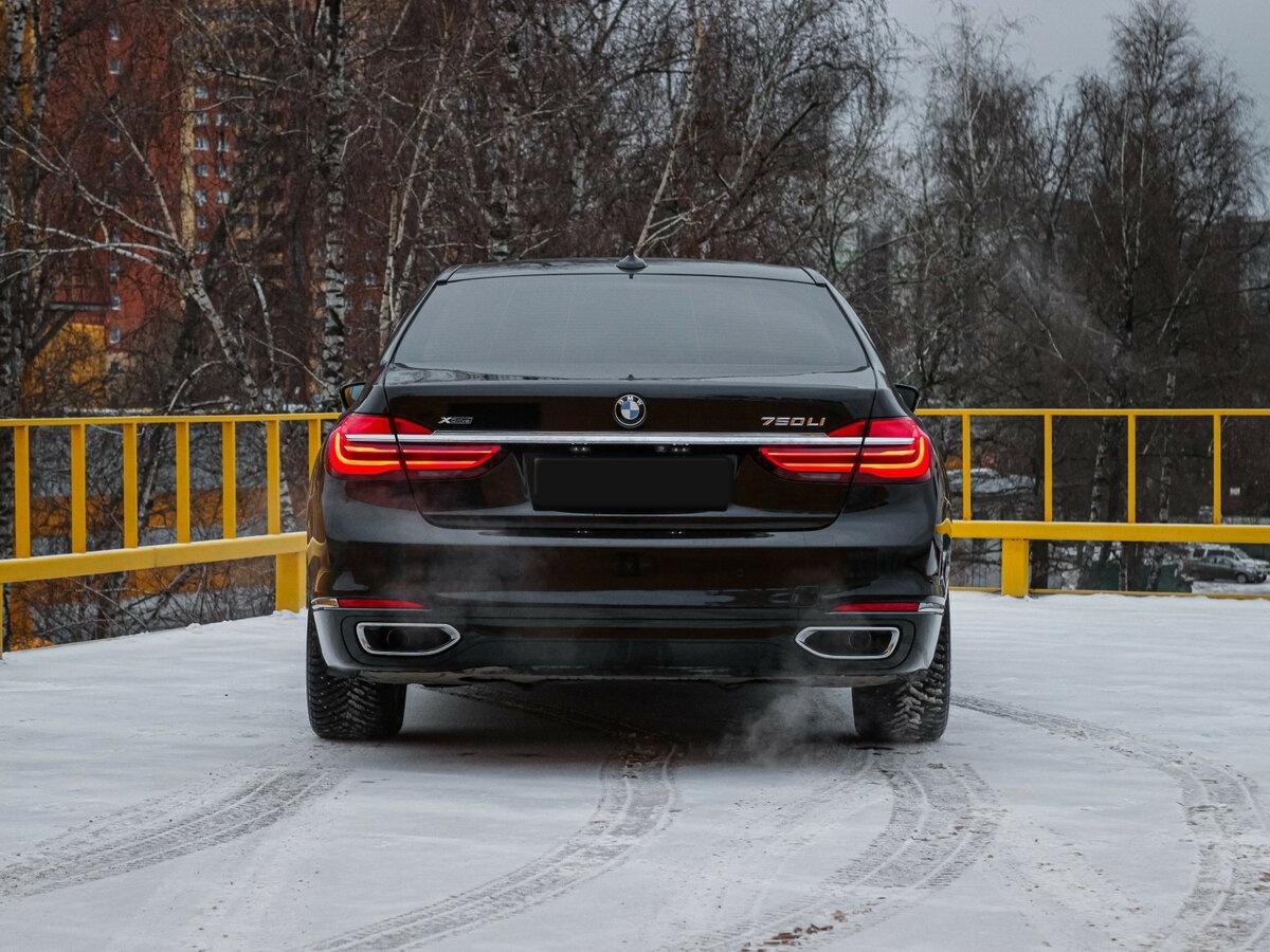 BMW 7 серии 2017 года с пробегом. Фото: #4