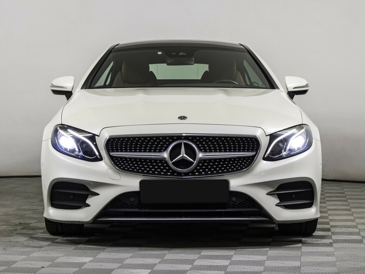Mercedes-Benz E-Класс 2018 года с пробегом. Фото: #1