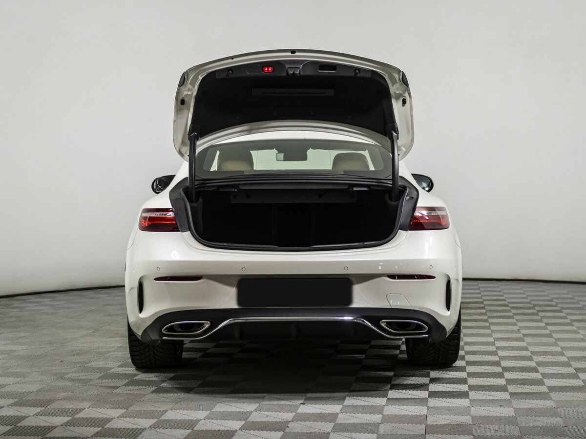 Mercedes-Benz E-Класс 2018 года с пробегом. Фото: #16