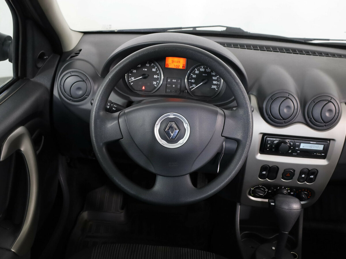 Renault Logan 2015 года с пробегом. Фото: #7