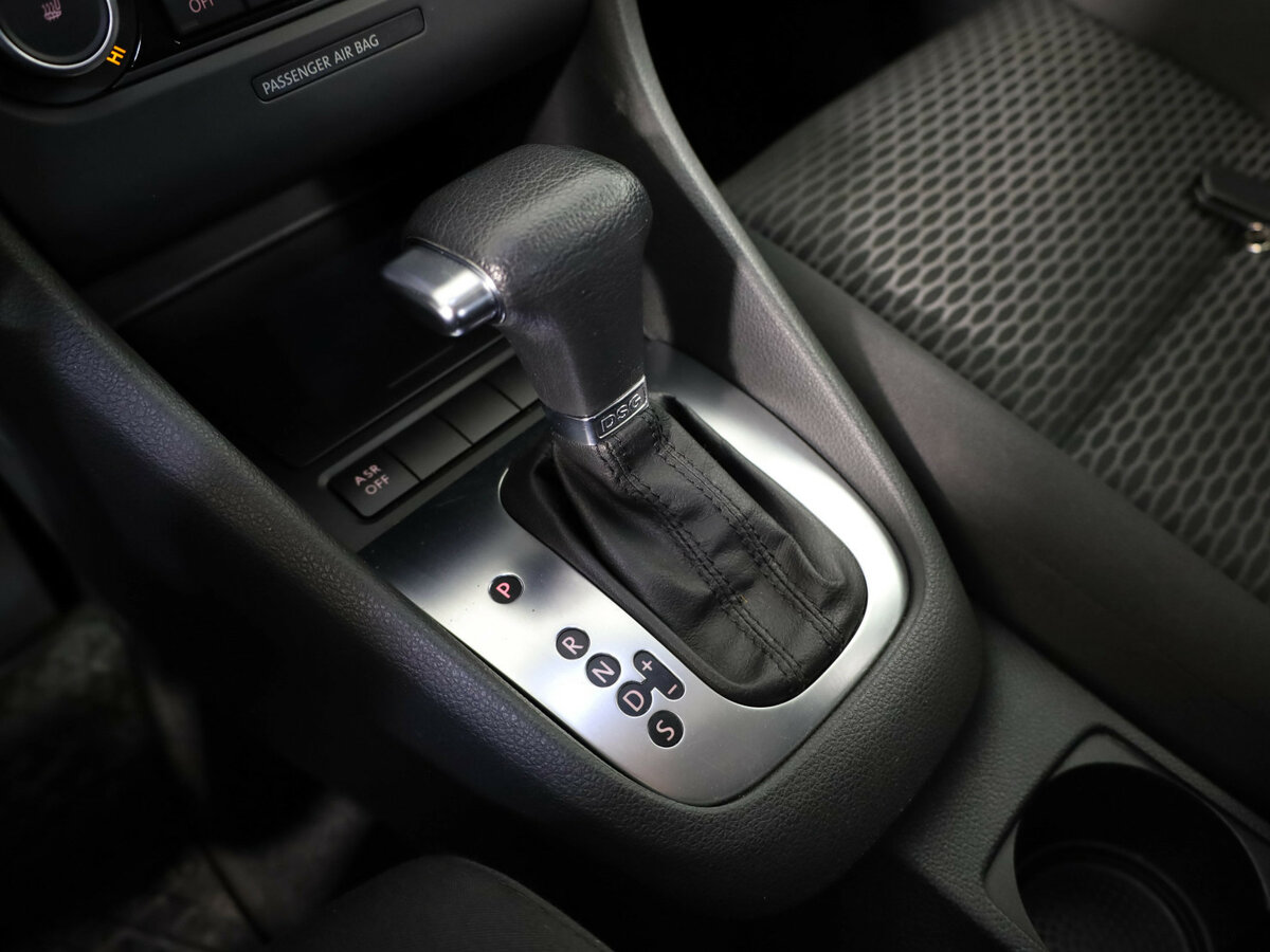 Volkswagen Golf 2009 года с пробегом. Фото: #8