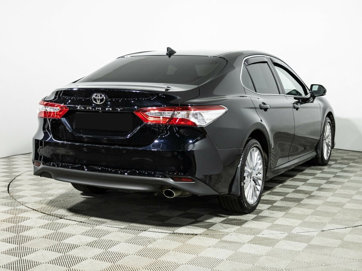 Toyota Camry 2021 года с пробегом. Фото: #3