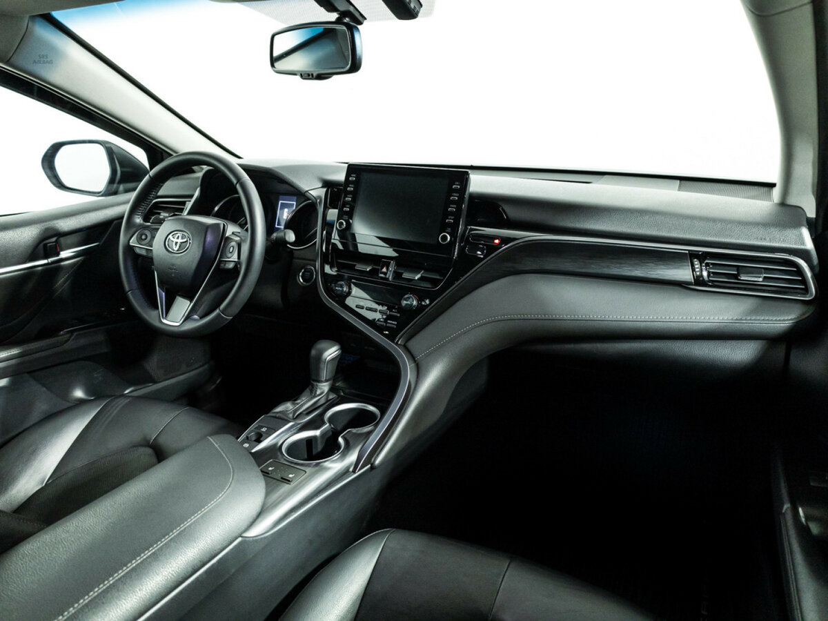 Toyota Camry 2021 года с пробегом. Фото: #6