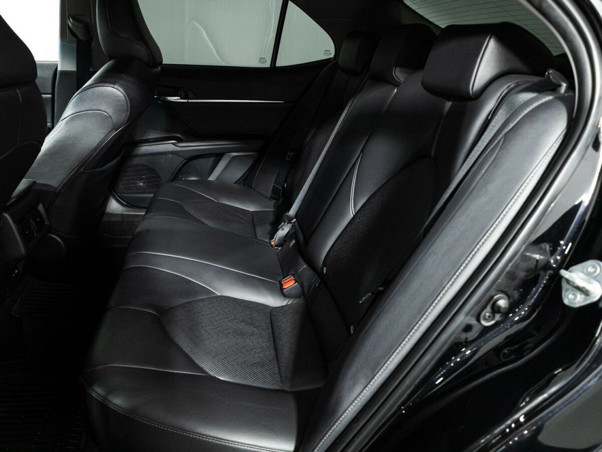 Toyota Camry 2021 года с пробегом. Фото: #7