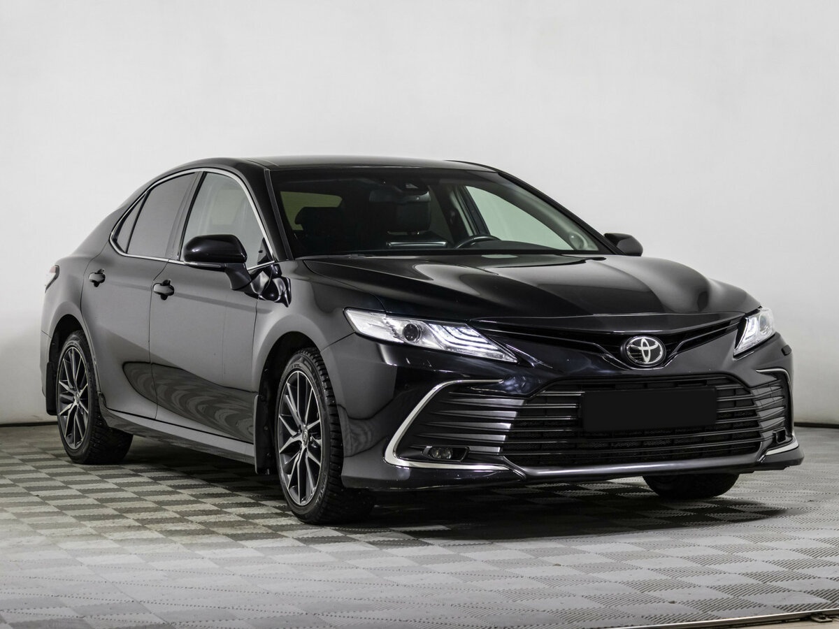 Toyota Camry 2021 года с пробегом. Фото: #2
