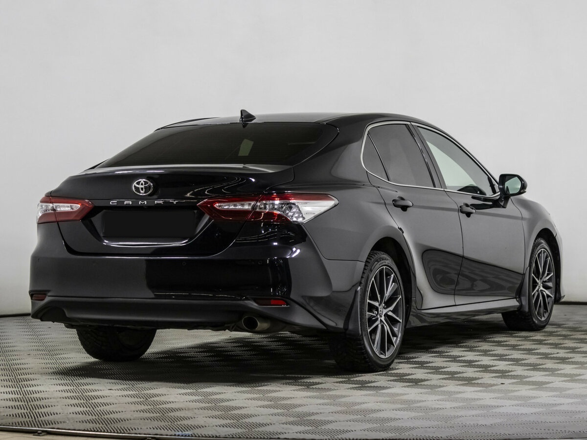 Toyota Camry 2021 года с пробегом. Фото: #3