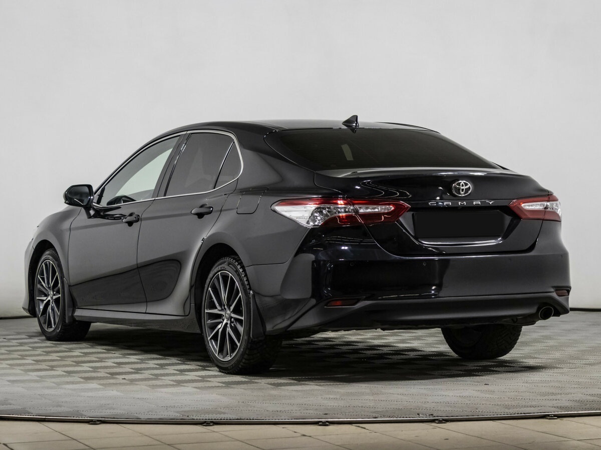 Toyota Camry 2021 года с пробегом. Фото: #5