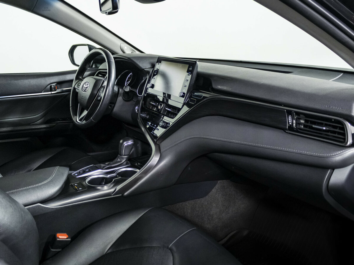 Toyota Camry 2021 года с пробегом. Фото: #6