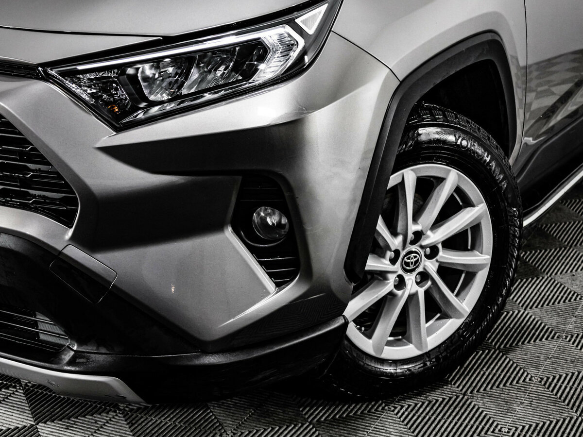 Toyota RAV4 2021 года с пробегом. Фото: #2