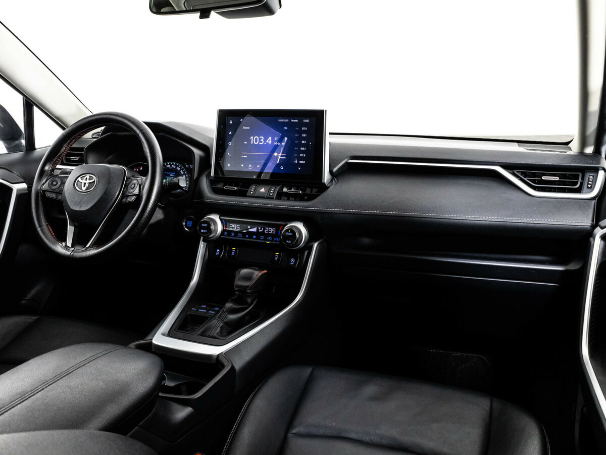 Toyota RAV4 2021 года с пробегом. Фото: #8