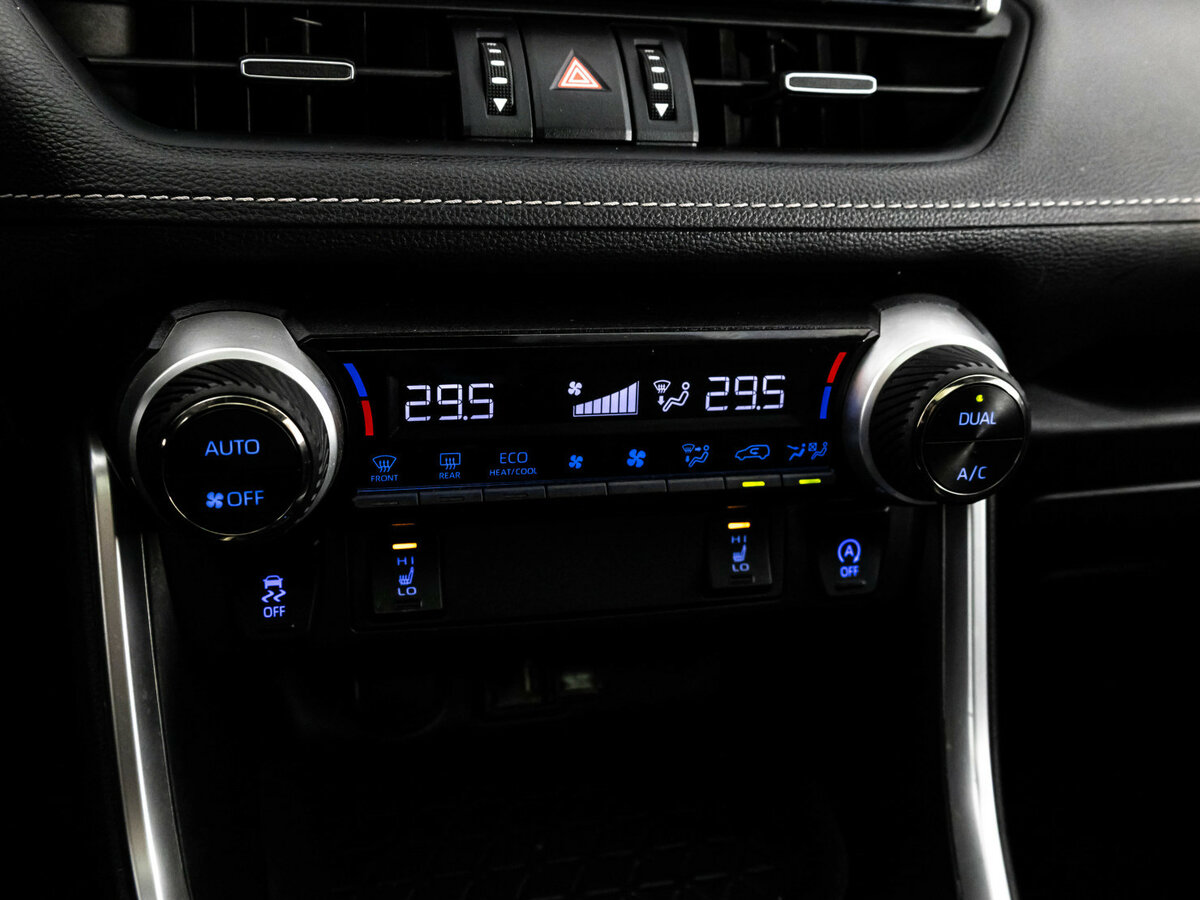 Toyota RAV4 2021 года с пробегом. Фото: #14