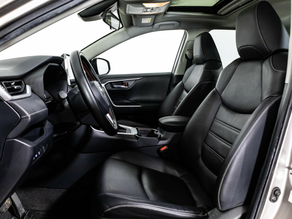 Toyota RAV4 2021 года с пробегом. Фото: #17