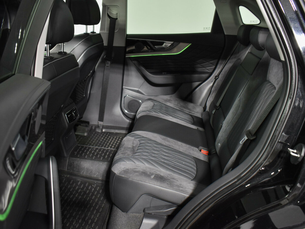 Hongqi HS5 2024 года с пробегом. Фото: #10