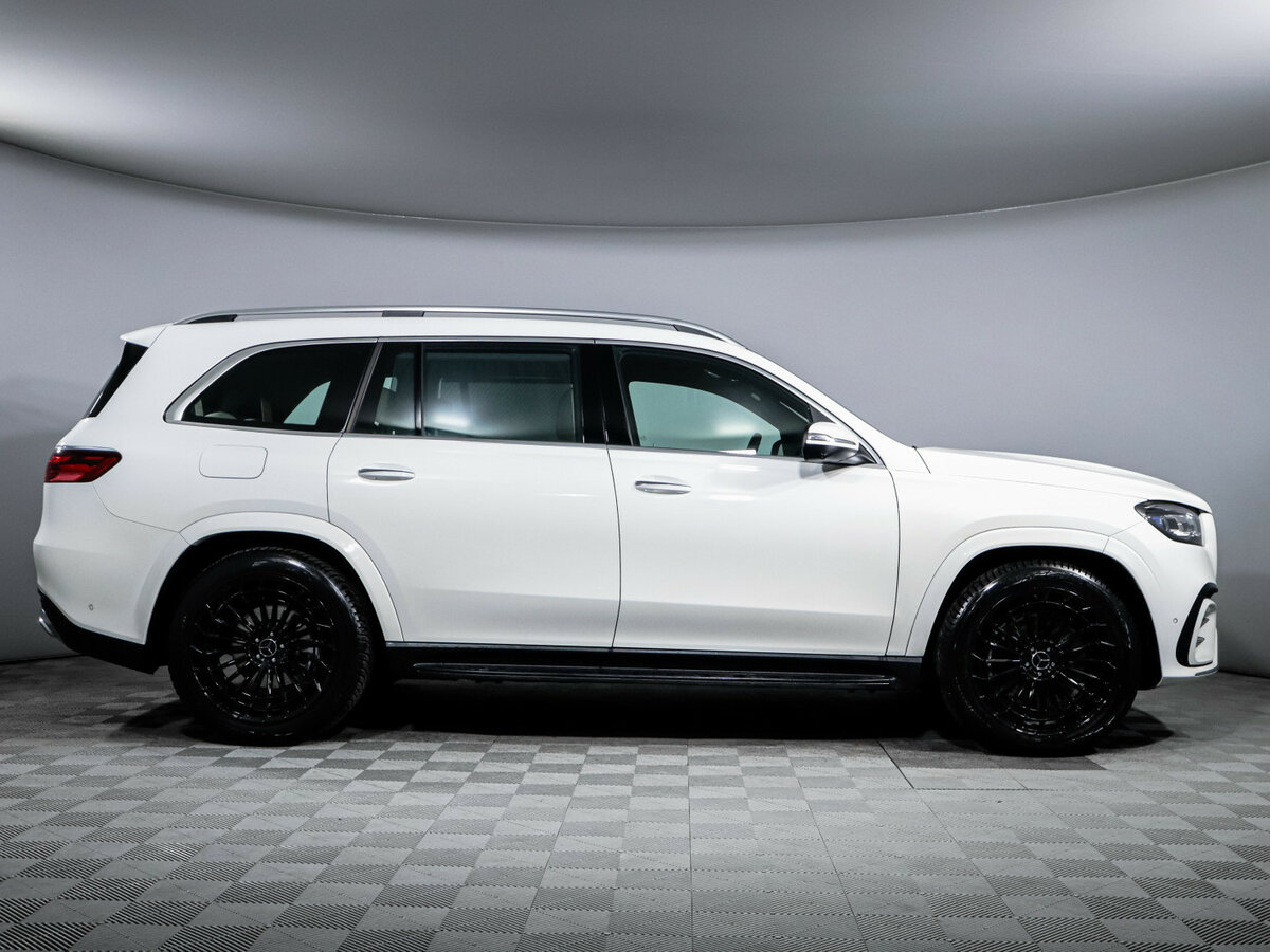 Mercedes-Benz GLS 2025 года с пробегом. Фото: #3