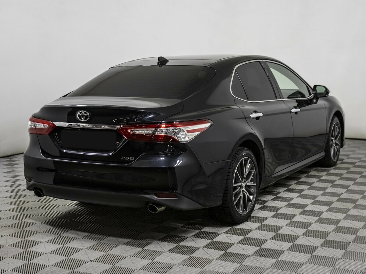 Toyota Camry 2023 года с пробегом. Фото: #3