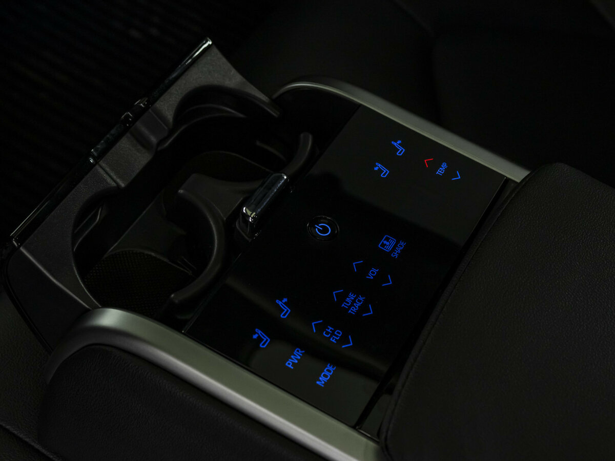 Toyota Camry 2023 года с пробегом. Фото: #15