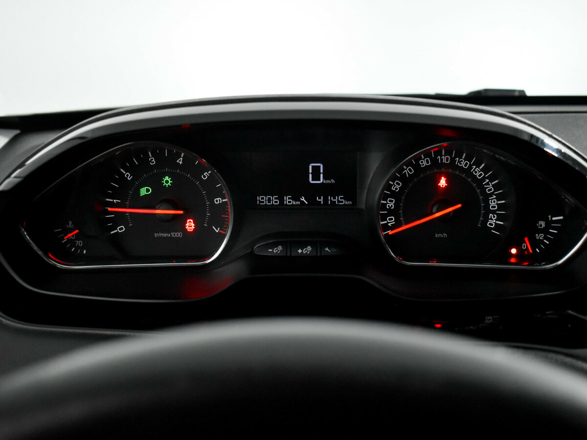 Peugeot 208 2013 года с пробегом. Фото: #16