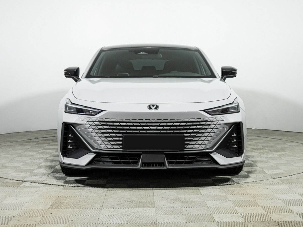 Changan UNI-V 2024 года с пробегом. Фото: #1