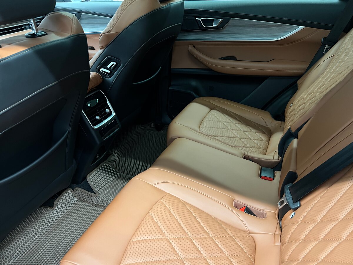 Chery Tiggo 8 Pro e+ 2023 года с пробегом. Фото: #11