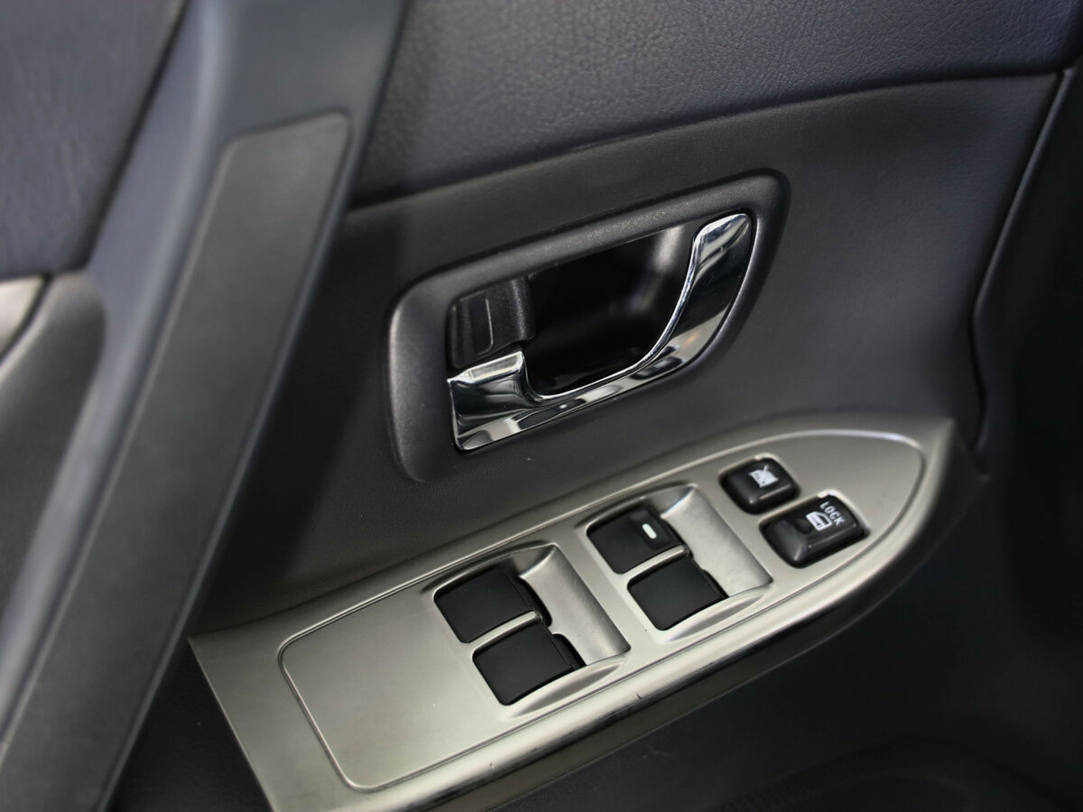 Б/У Митсубиши Паджеро 2013 года. Фото: #16