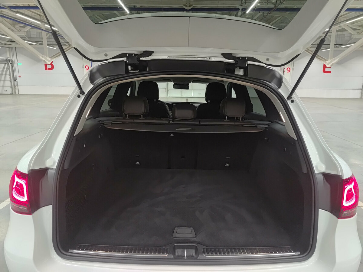 Mercedes-Benz GLC 2021 года с пробегом. Фото: #9