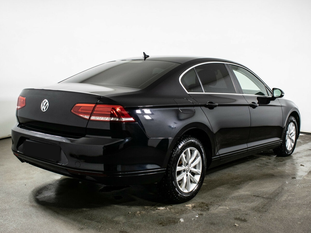 Volkswagen Passat 2017 года с пробегом. Фото: #4