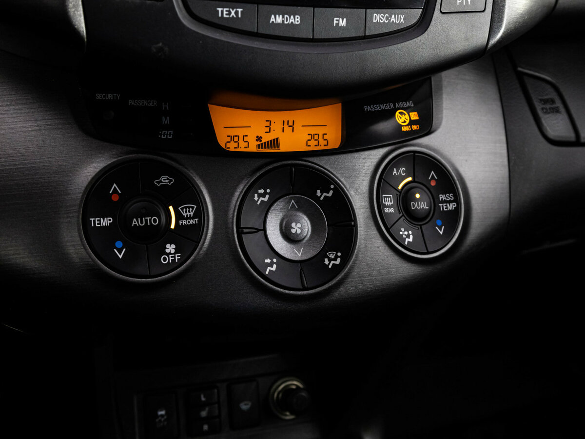 Toyota RAV4 2010 года с пробегом. Фото: #6