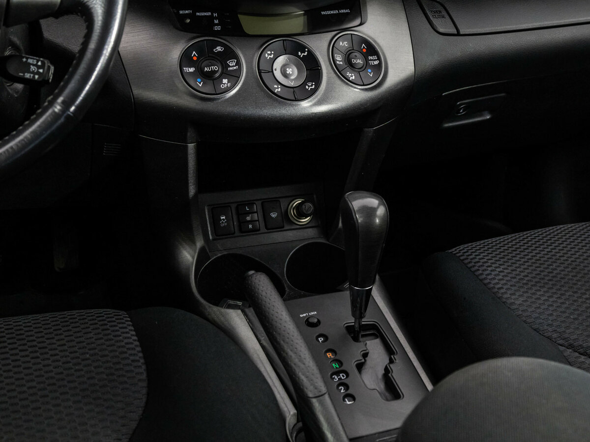 Toyota RAV4 2010 года с пробегом. Фото: #12