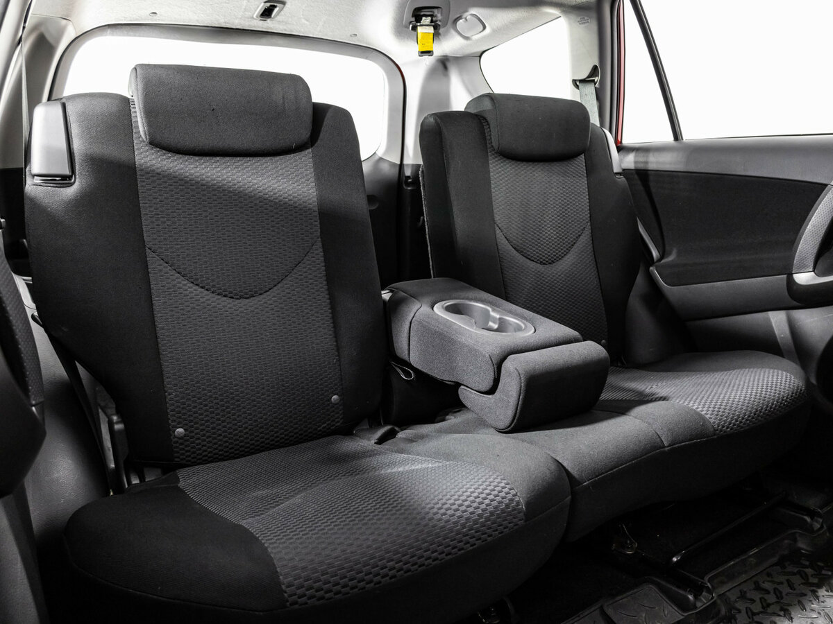 Toyota RAV4 2010 года с пробегом. Фото: #14